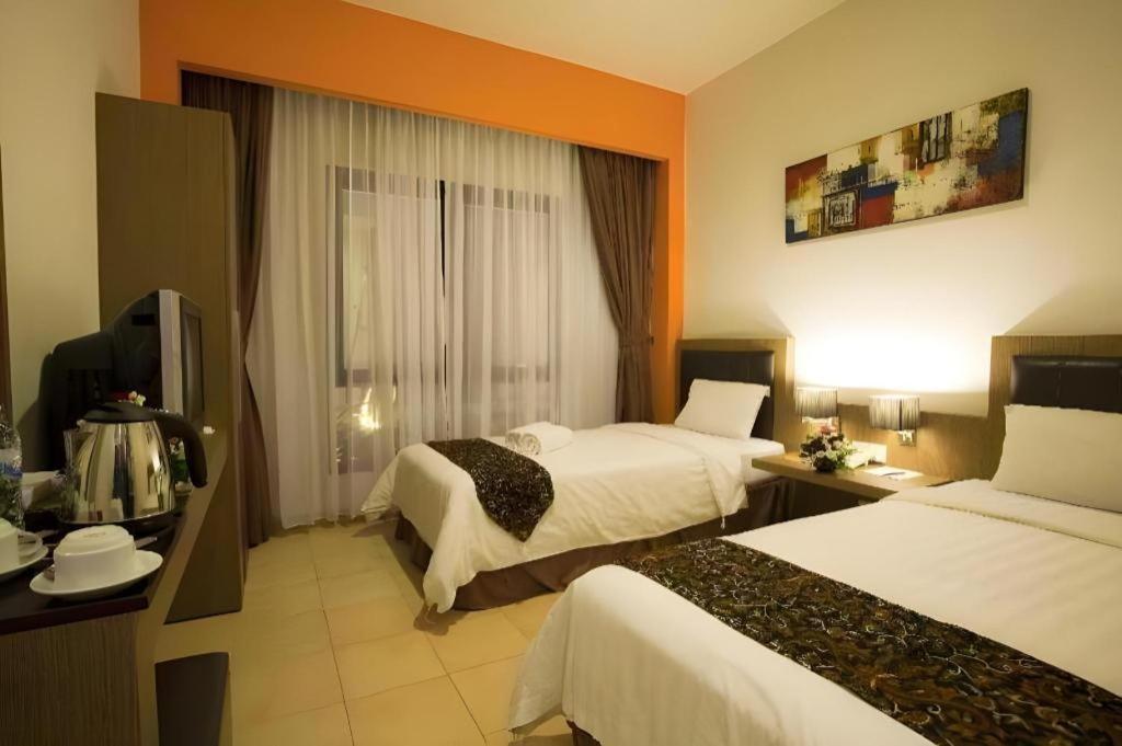 Grand Malioboro Yogyakarta Hotel Exterior foto
