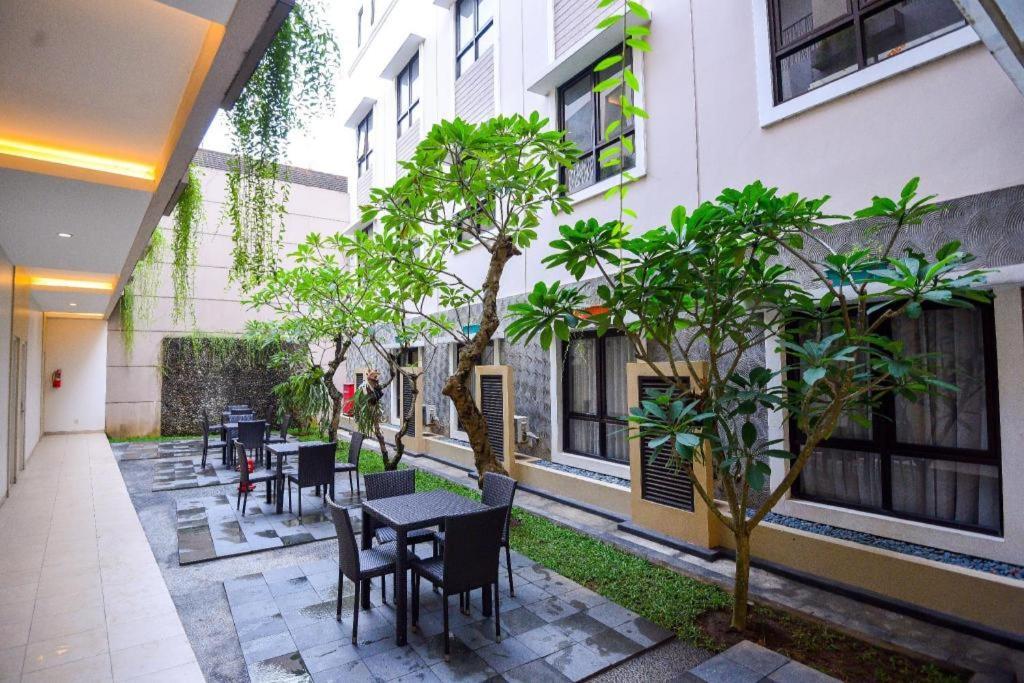 Grand Malioboro Yogyakarta Hotel Exterior foto