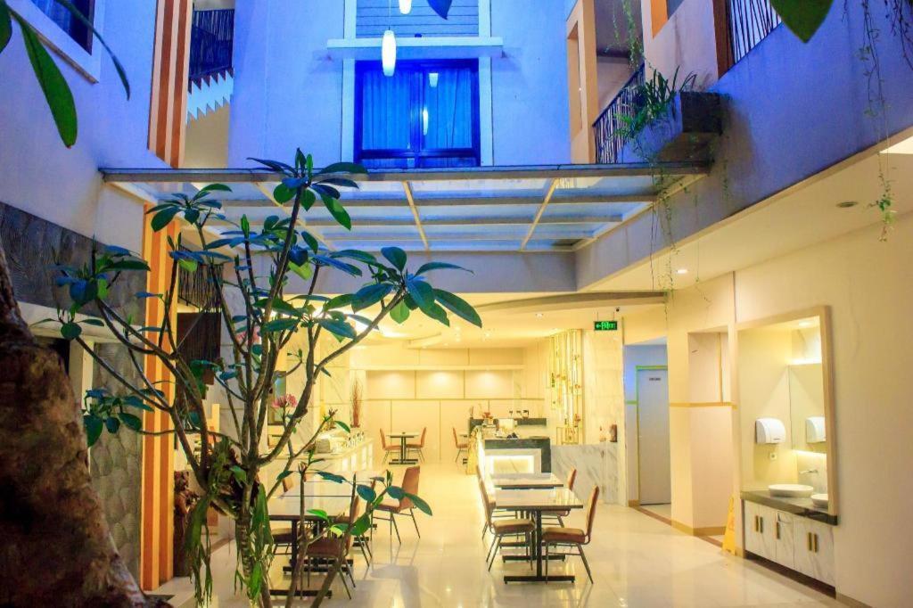 Grand Malioboro Yogyakarta Hotel Exterior foto