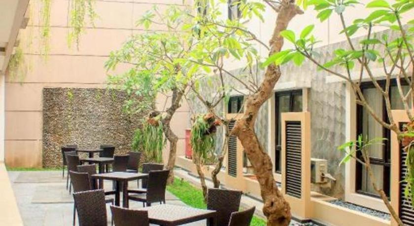 Grand Malioboro Yogyakarta Hotel Exterior foto